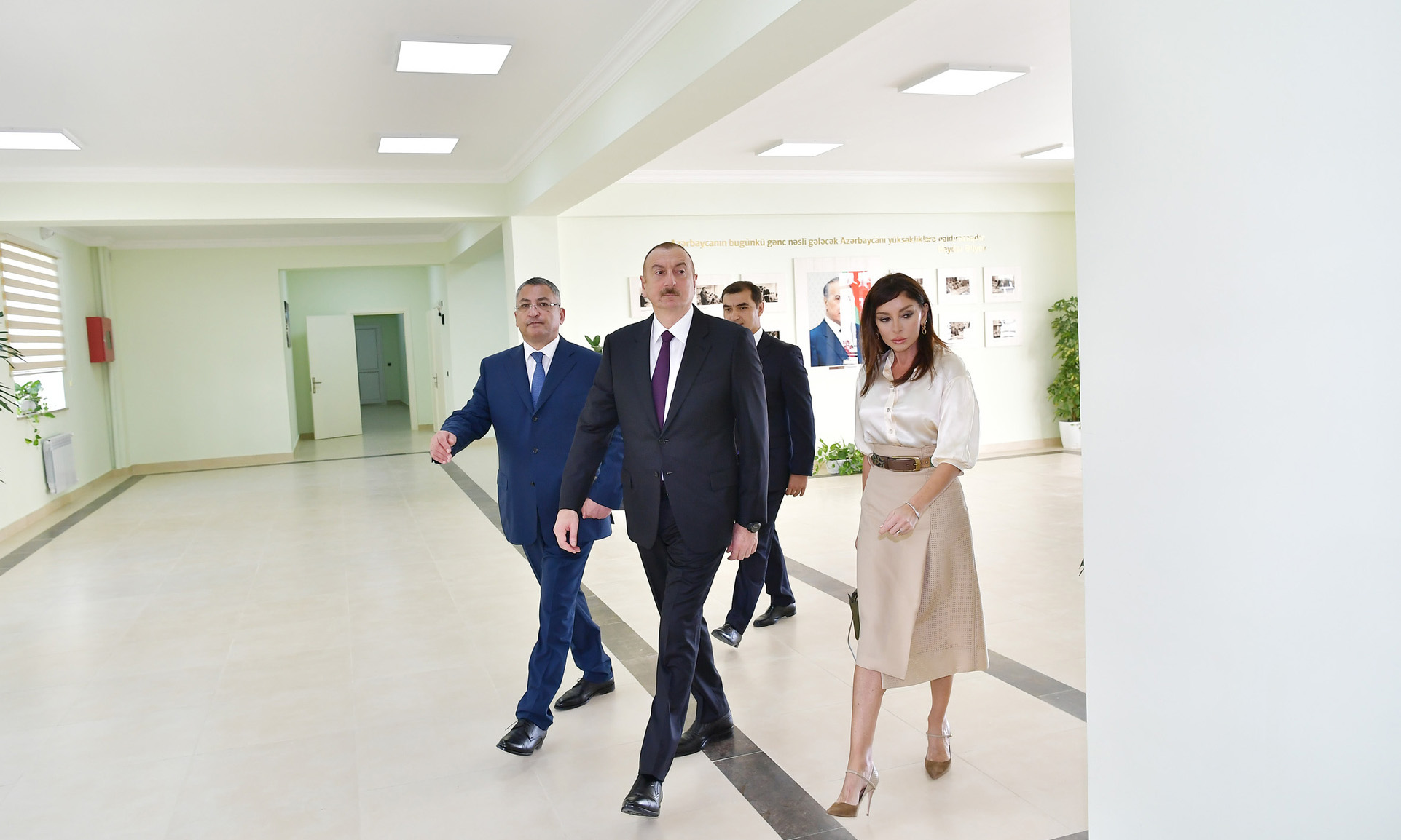 Prezident İlham Əliyev məcburi köçkünlər üçün salınmış “Qobu Park-2” yaşayış kompleksinin açılışında iştirak edib