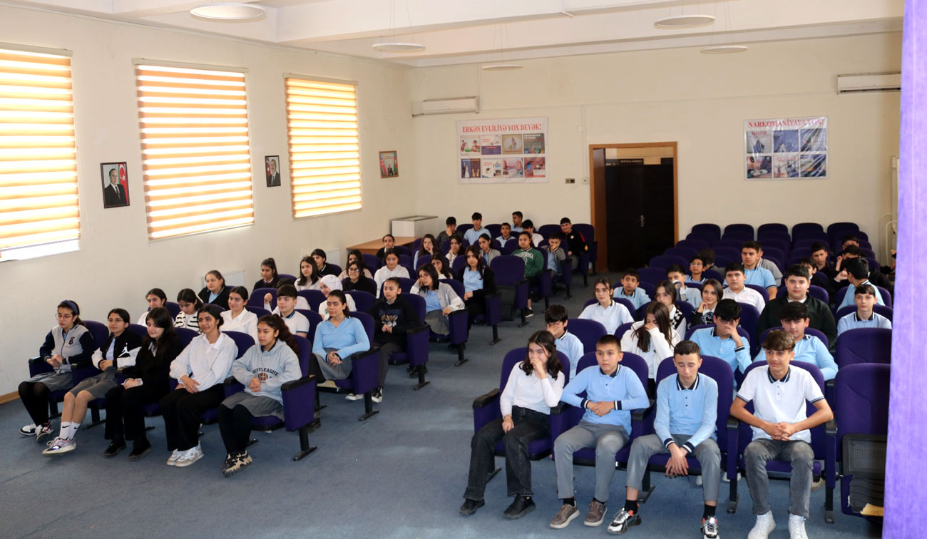 “Azərbaycan bayrağı” mövzusunda mühazirələr keçirilir
