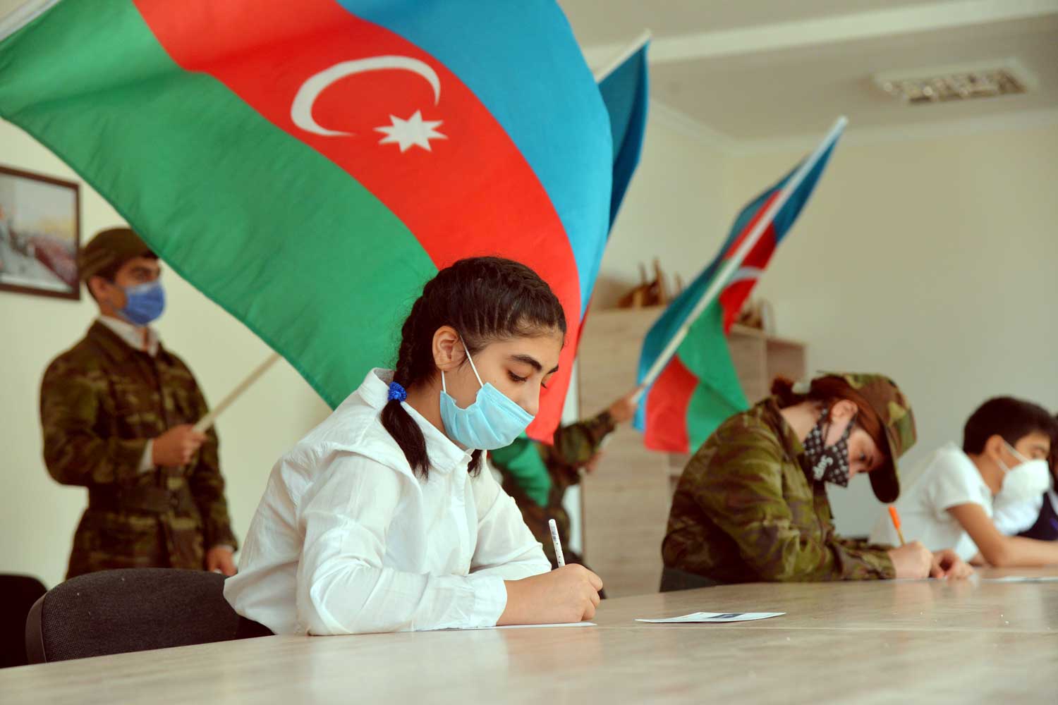 Şagirdlərdən əsgərlərə dəstək aksiyaları
