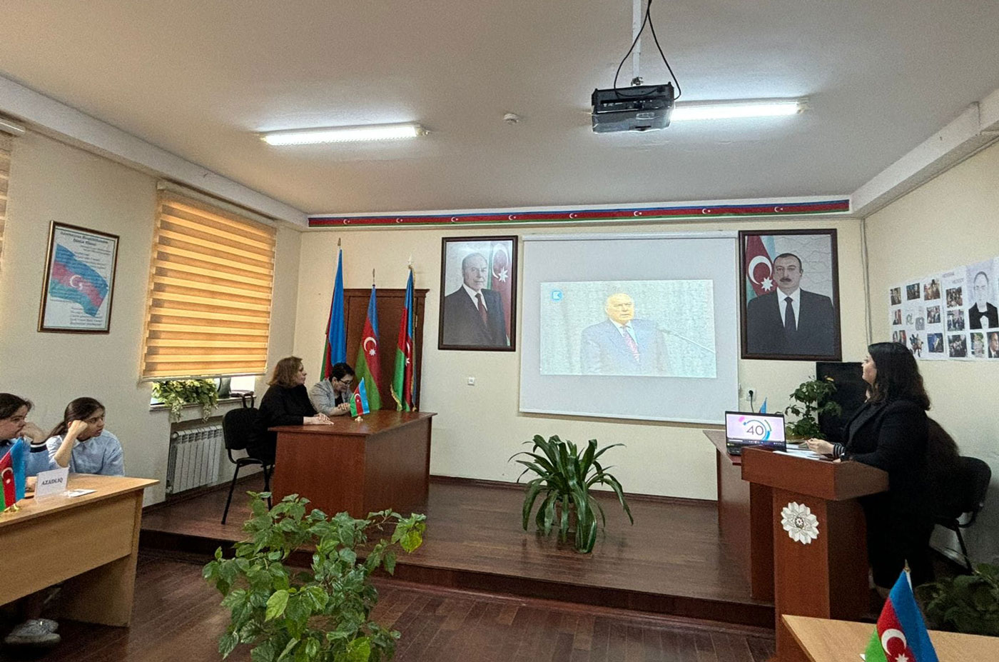 Təhsil müəssisələrində Ulu Öndərə həsr olunmuş tədbirlər keçirilib