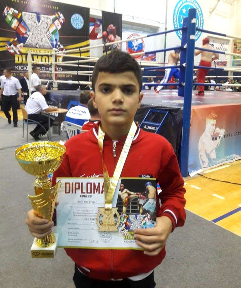 Daha iki məktəbli qızıl medal qazanıb