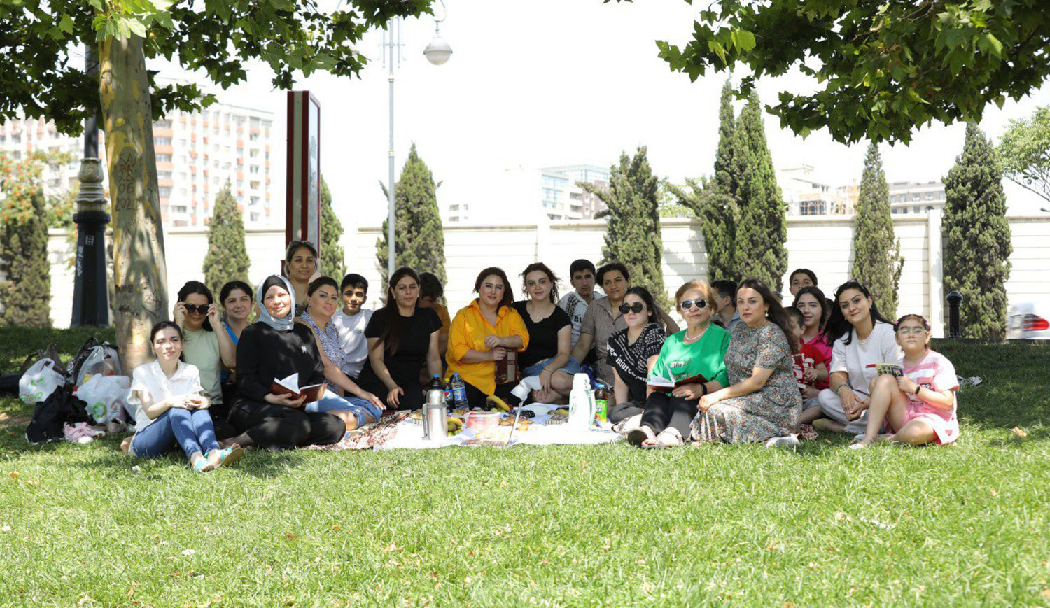 Valideynlər üçün “Yay məktəbi”i davam edir