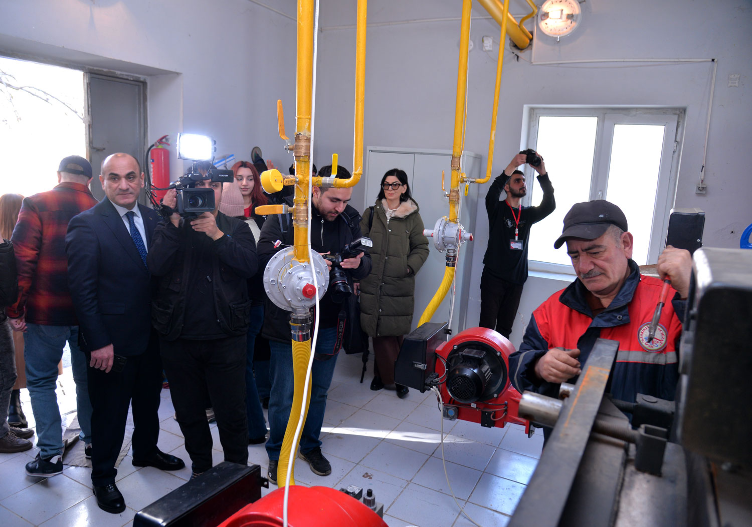 Məktəb və uşaq bağçalarının istilik təminatı ilə əlaqədar mediatur keçirilib