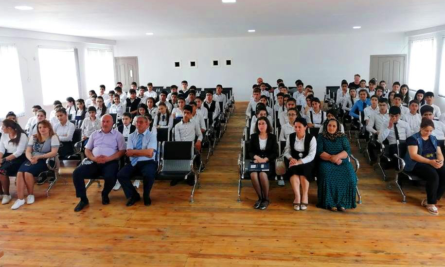 “Valideynin məktəbdə bir günü” layihəsi çərçivəsində görüşlər başa çatıb