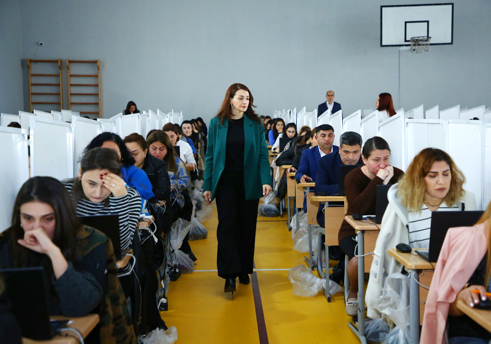 Direktor müavinlərinin işə qəbulu üzrə test imtahanı davam edir