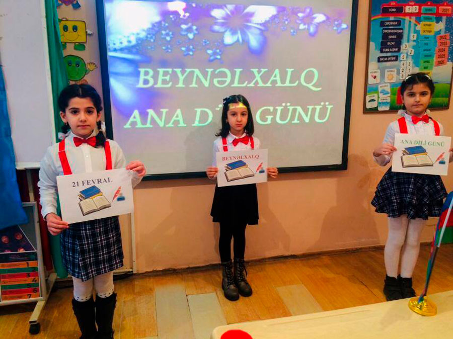 Məktəblilər Beynəlxalq Ana Dili Gününü qeyd edib