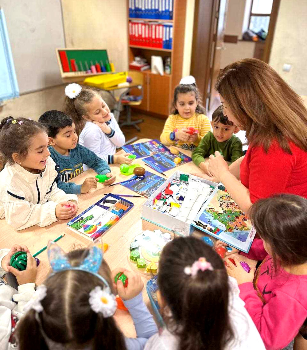 Məktəbəhazırlıq qruplarına 2 212 resurs dəst paylanır
