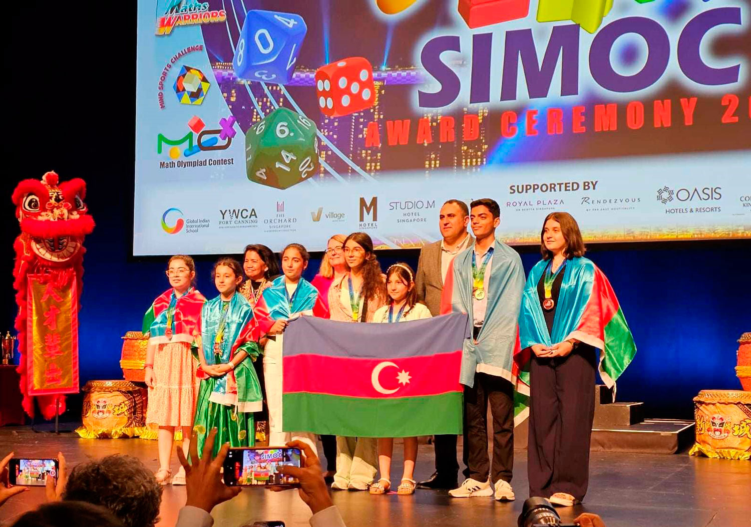 30 paytaxt məktəblisi