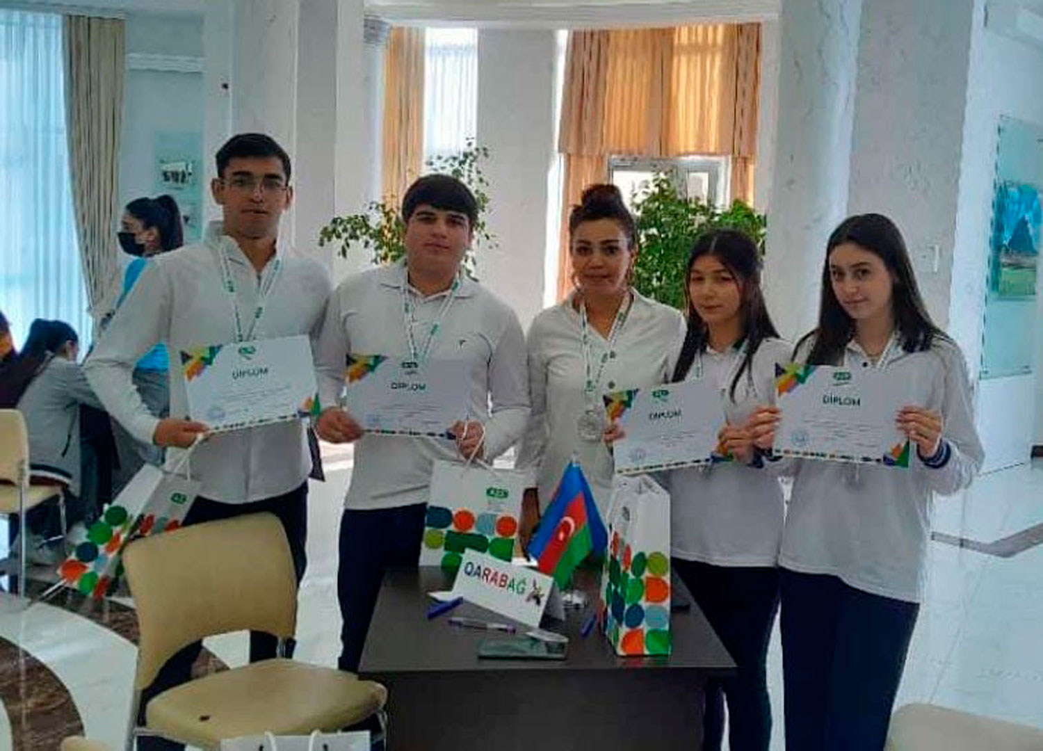 Paytaxt məktəblərində bayramlar qeyd olunub