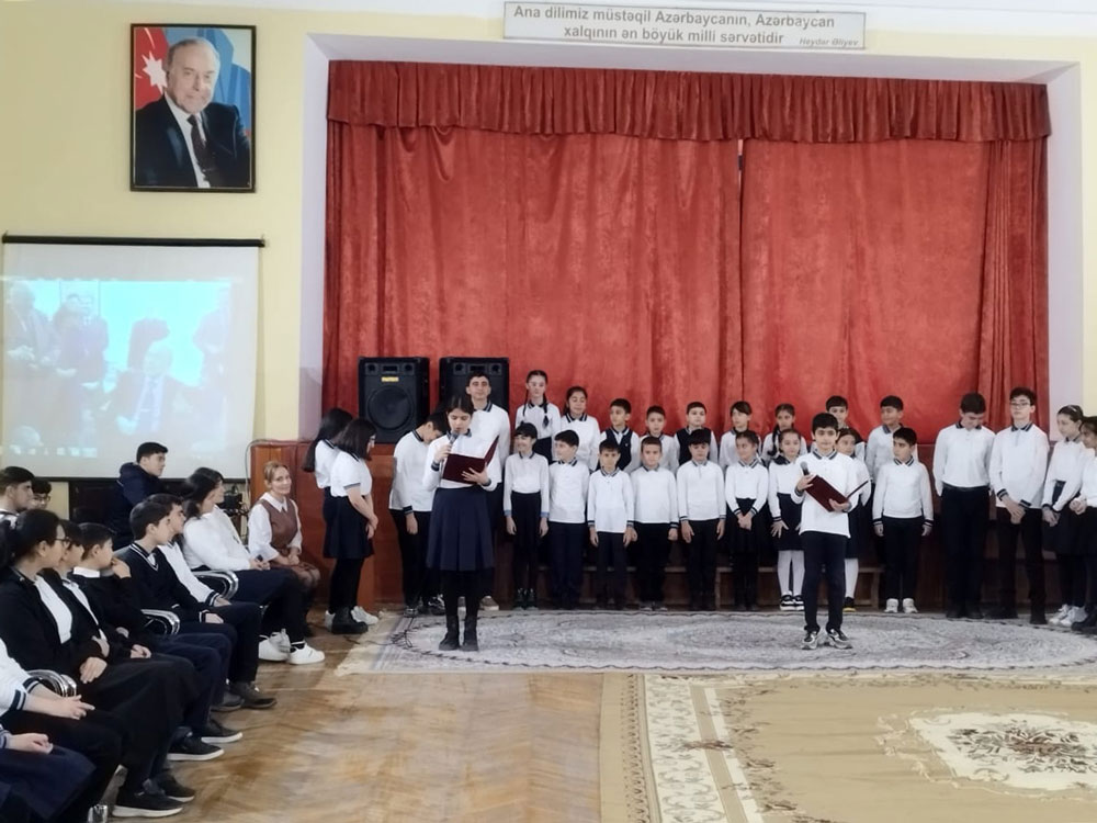 Dahi Liderin xatirəsi təhsil müəssisələrində anılıb