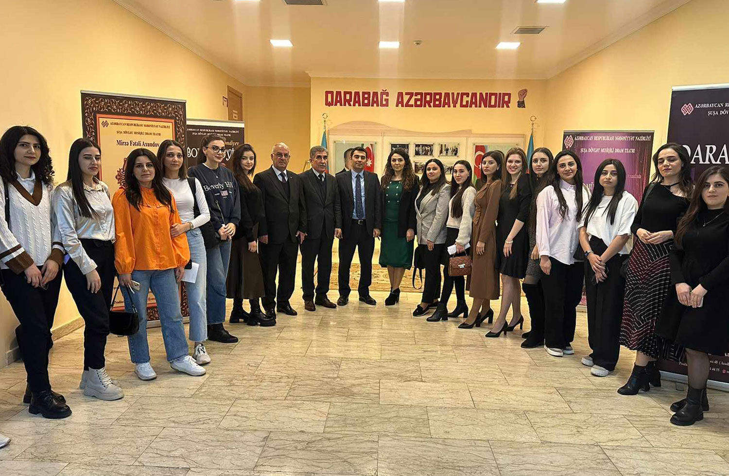 Gənc müəllimlər növbəti dəfə teatr tamaşalarında
