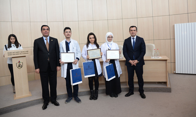 Gənc kimyaçılar final mərhələsində