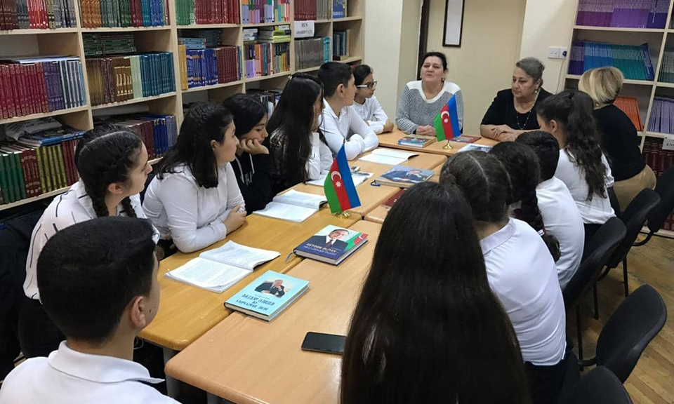 Təhsil müəssisələrində Konstitusiya Günü
