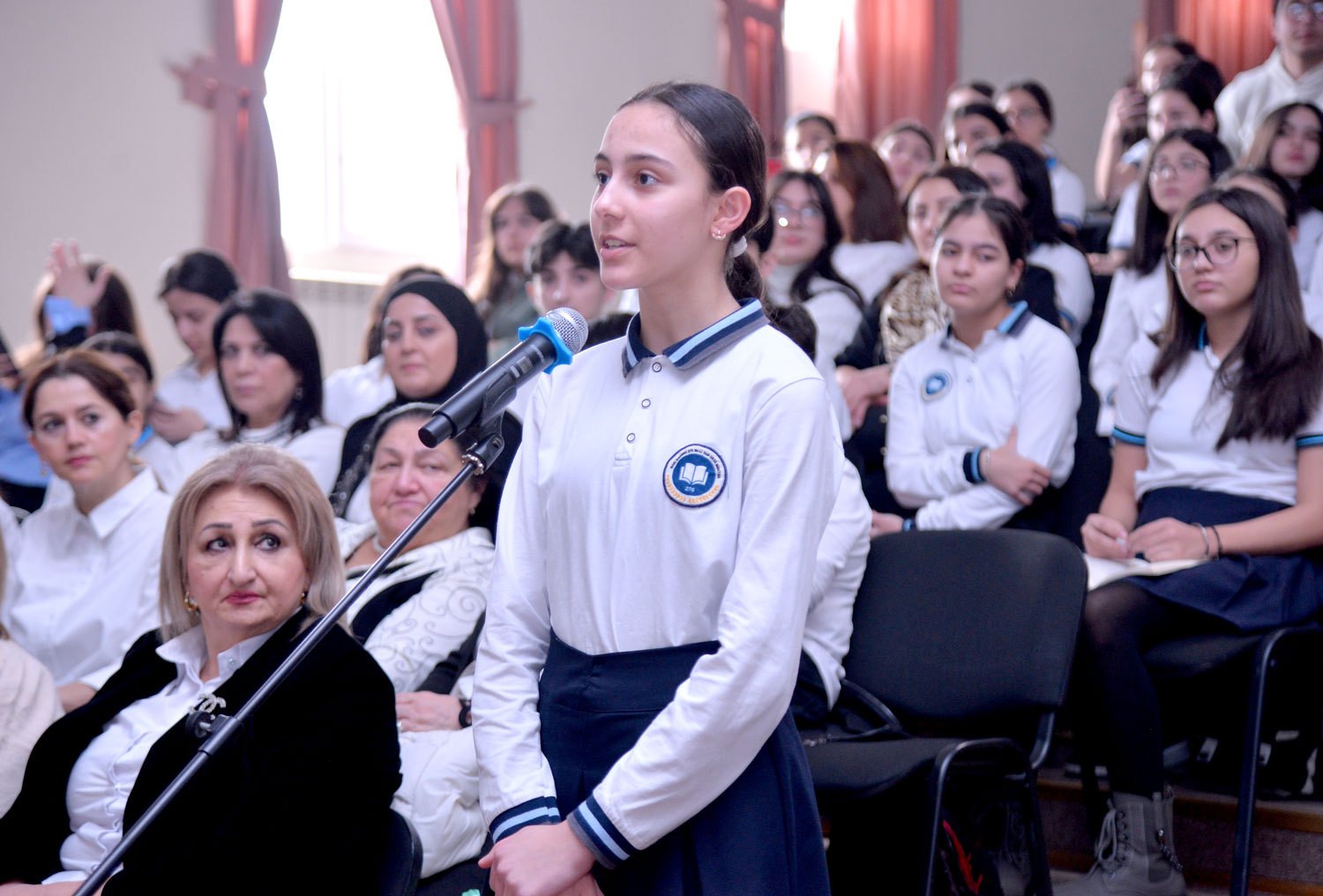 Anar: “Gənclərin parlaq əsərlər yaradacağına inanıram”