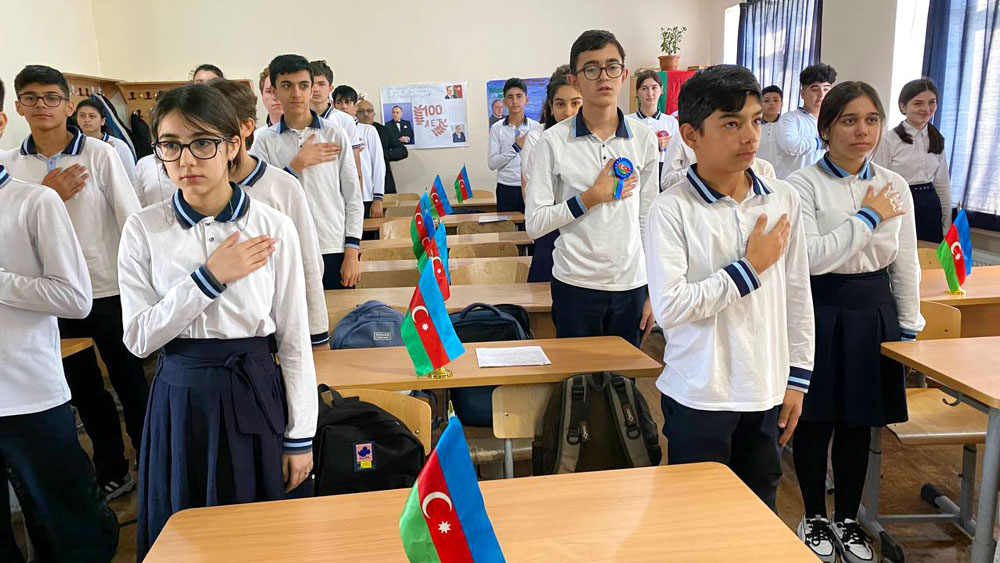 Təhsil müəssisələrində Müstəqilliyin Bərpası Günü qeyd olunub