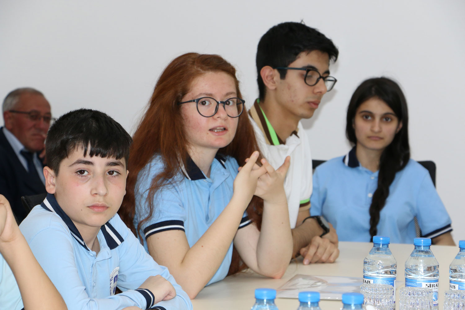Məktəblilərlə ekoloji maarifləndirməyə dair söhbət aparılıb