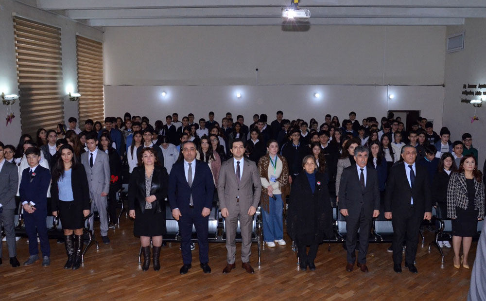 Məktəblilərdən azadlıq mübarizəsinə həsr olunmuş maraqlı kompozisiyalar
