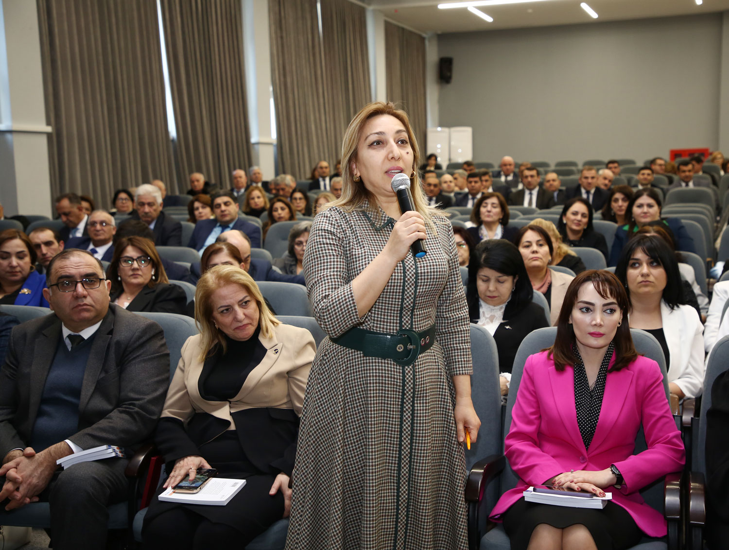 Təhsil müəssisələri rəhbərlərinə tapşırıqlar verilib