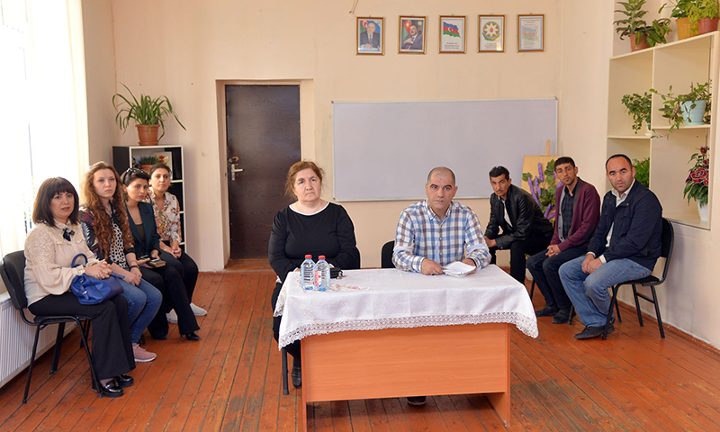 BŞTİ müdiri vətəndaşları qəbul edib