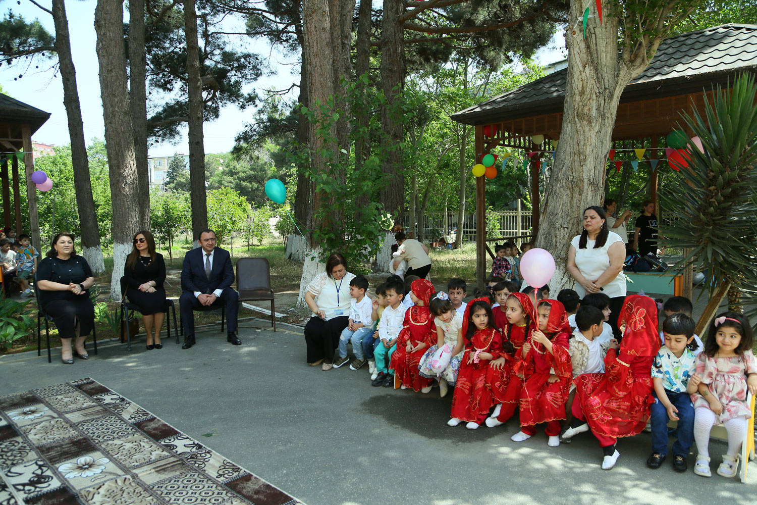 “Qərənfil” körpələr evi-uşaq bağçasında Uşaqların Beynəlxalq Müdafiəsi Günü ilə əlaqədar tədbir keçirilib
