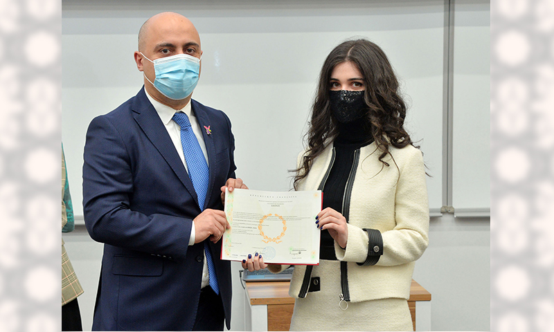 Təhsil naziri UFAZ-ın məzunlarına diplomları təqdim edib