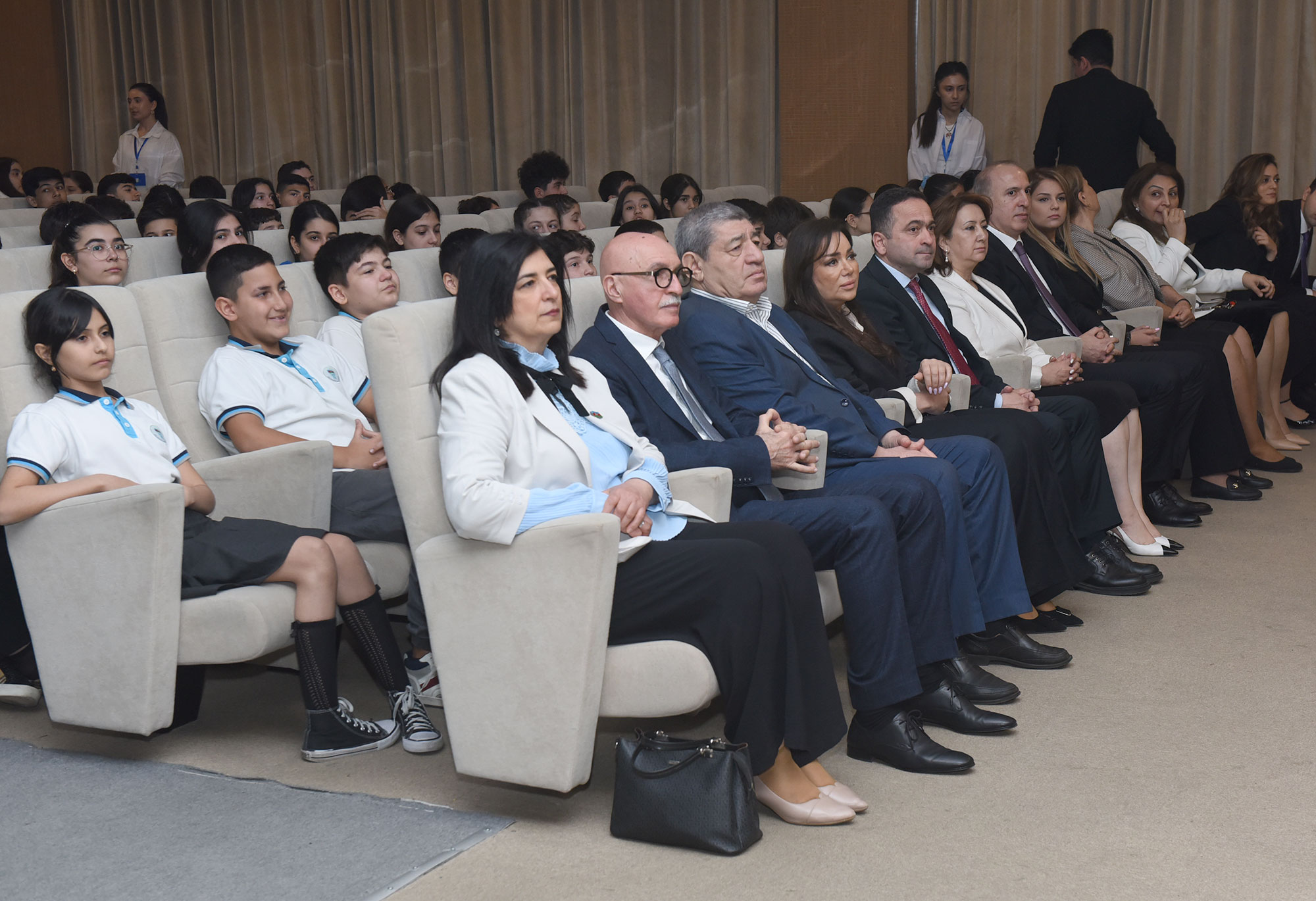 “Məktəblərdə Məhəmməd Füzuli ayı” layihəsi yekunlaşıb