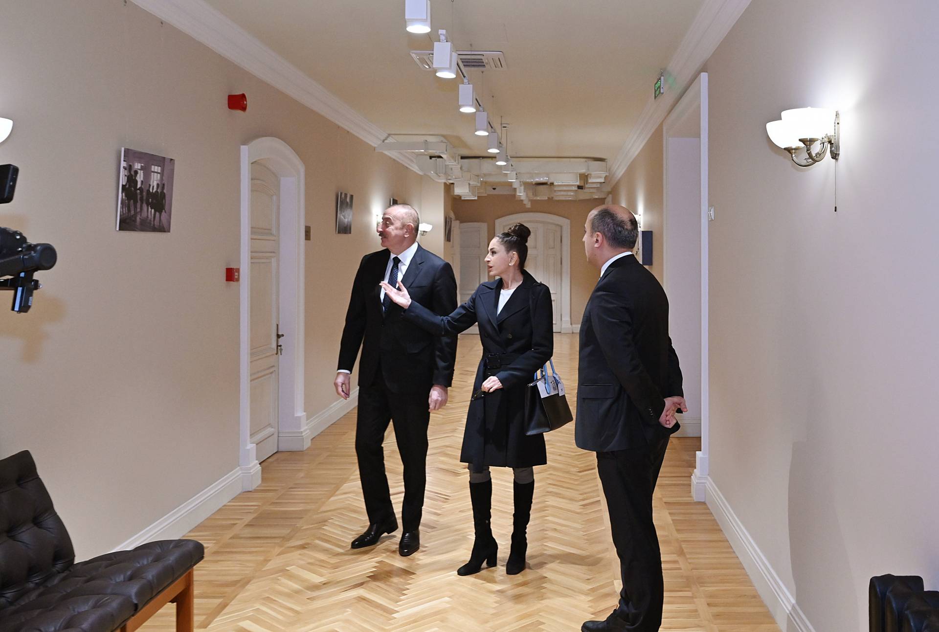 Prezident İlham Əliyev və birinci xanım Mehriban Əliyeva Bakıda Uşaq-Gənclər İnkişaf Mərkəzində əsaslı təmir və bərpadan sonra yaradılan şəraitlə tanış olublar