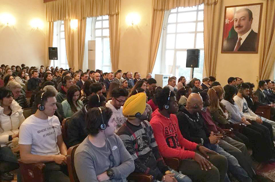 “Milli kimlik sualından milli dövlətçiliyə: müstəqilliyin çətin yolu”