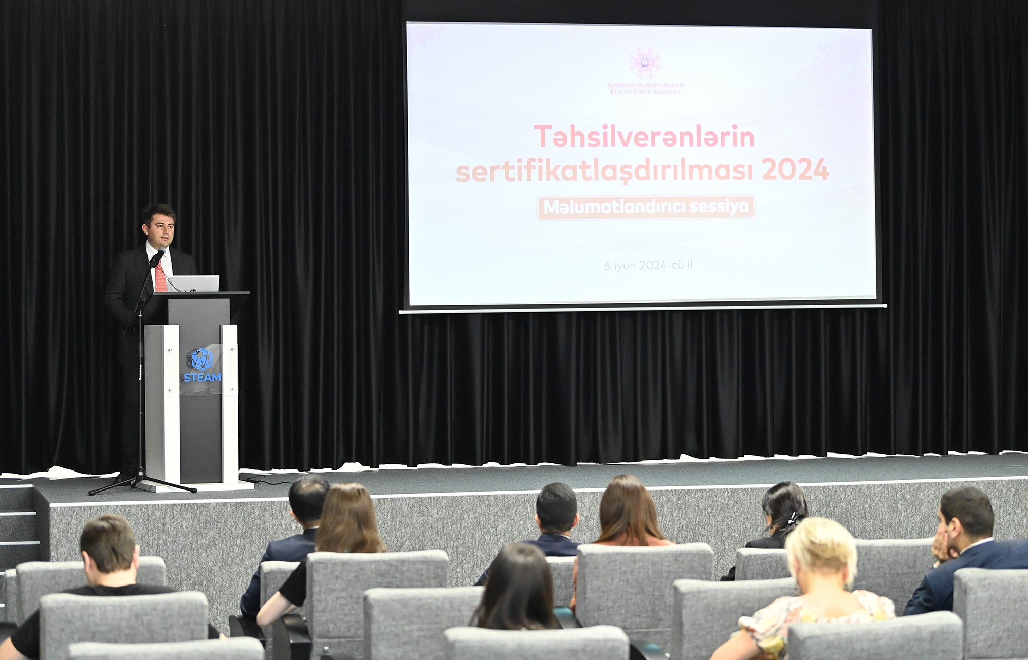 Təhsilverənlərin sertifikatlaşdırılmasına dair məlumatlandırıcı sessiya keçirilib
