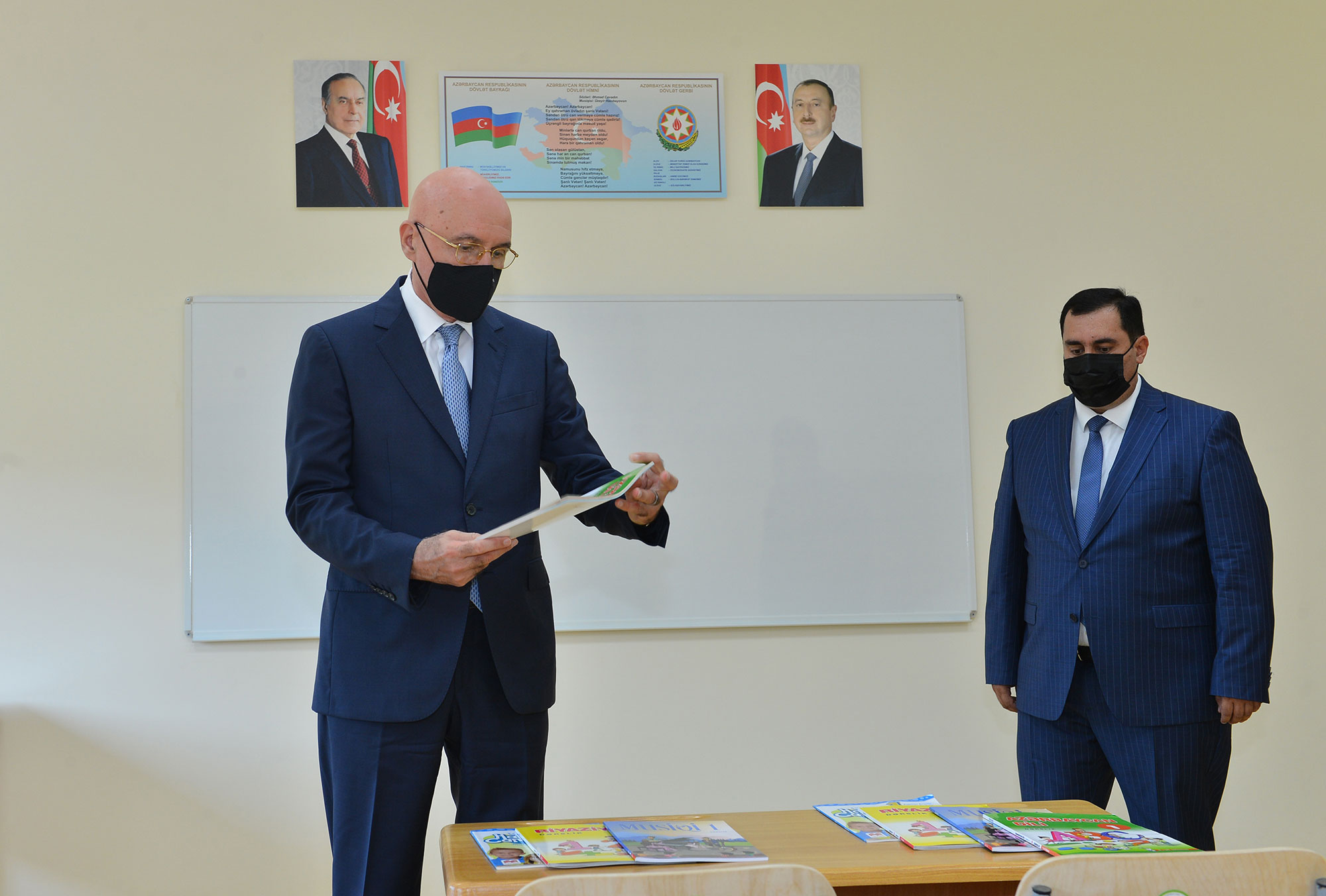 Nazir müavini məktəb açılışında iştirak edib