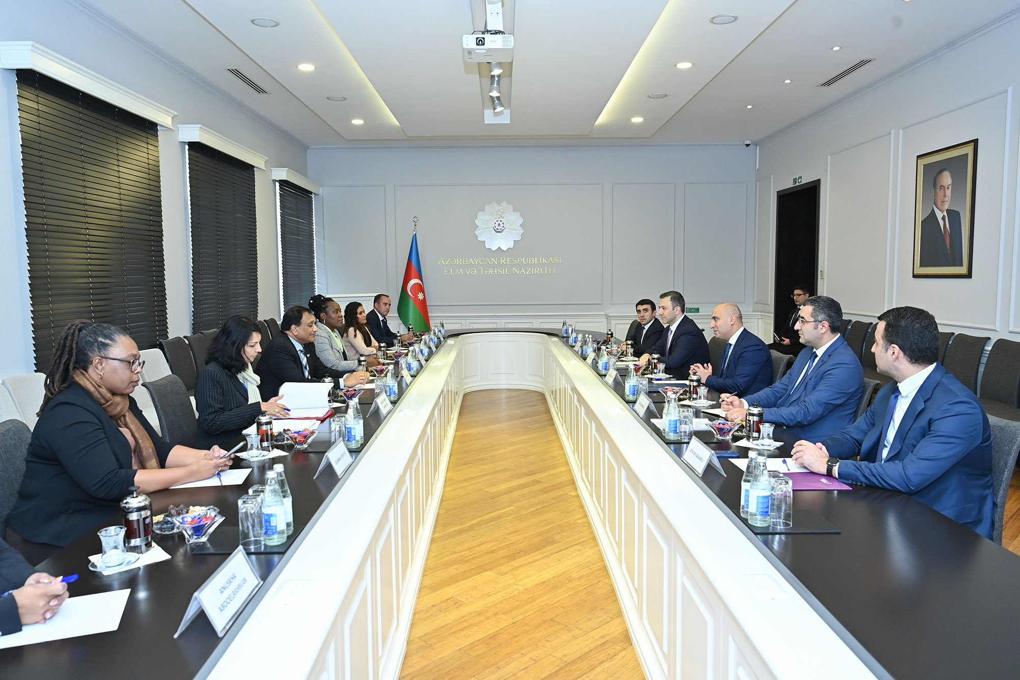 Elm və təhsil naziri Surinam Respublikasının təhsil, elm və mədəniyyət naziri ilə görüşüb