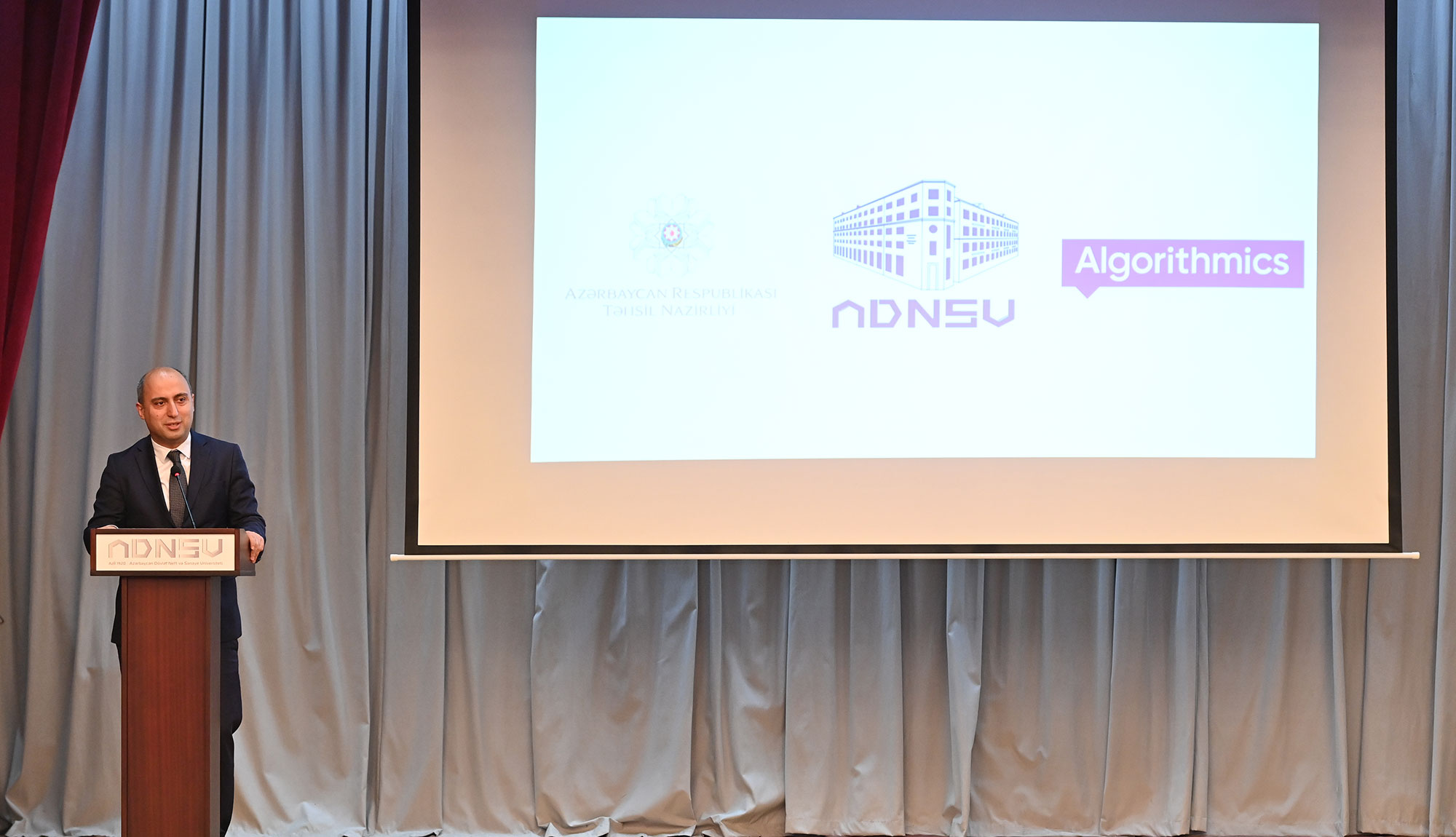 “CODE FOR FUTURE”- ADNSU təhsil layihəsinin bağlanış mərasimi