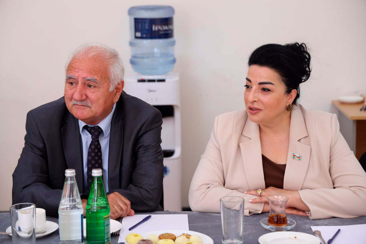 Millət vəkilləri sertifikatlaşdırma imtahanını izləyiblər