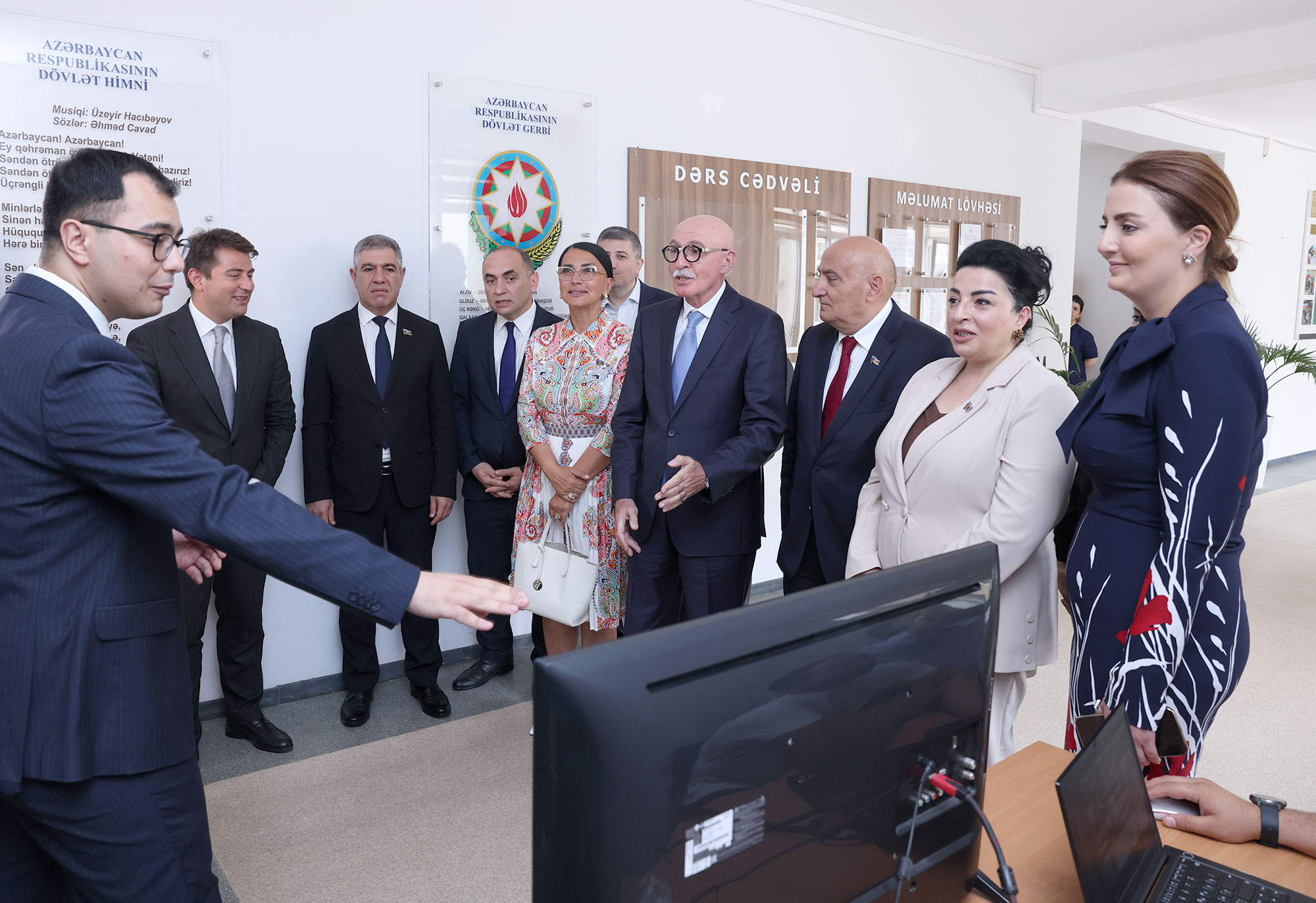 Millət vəkilləri sertifikatlaşdırma imtahanını izləyiblər