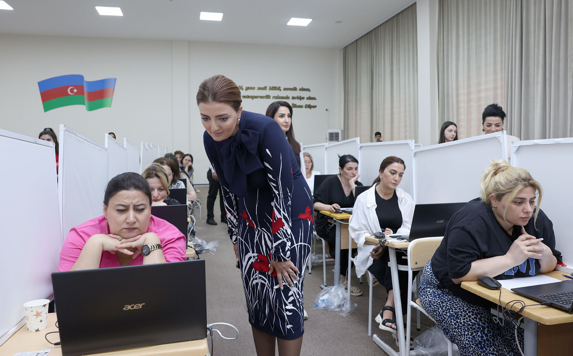 Millət vəkilləri sertifikatlaşdırma imtahanını izləyiblər
