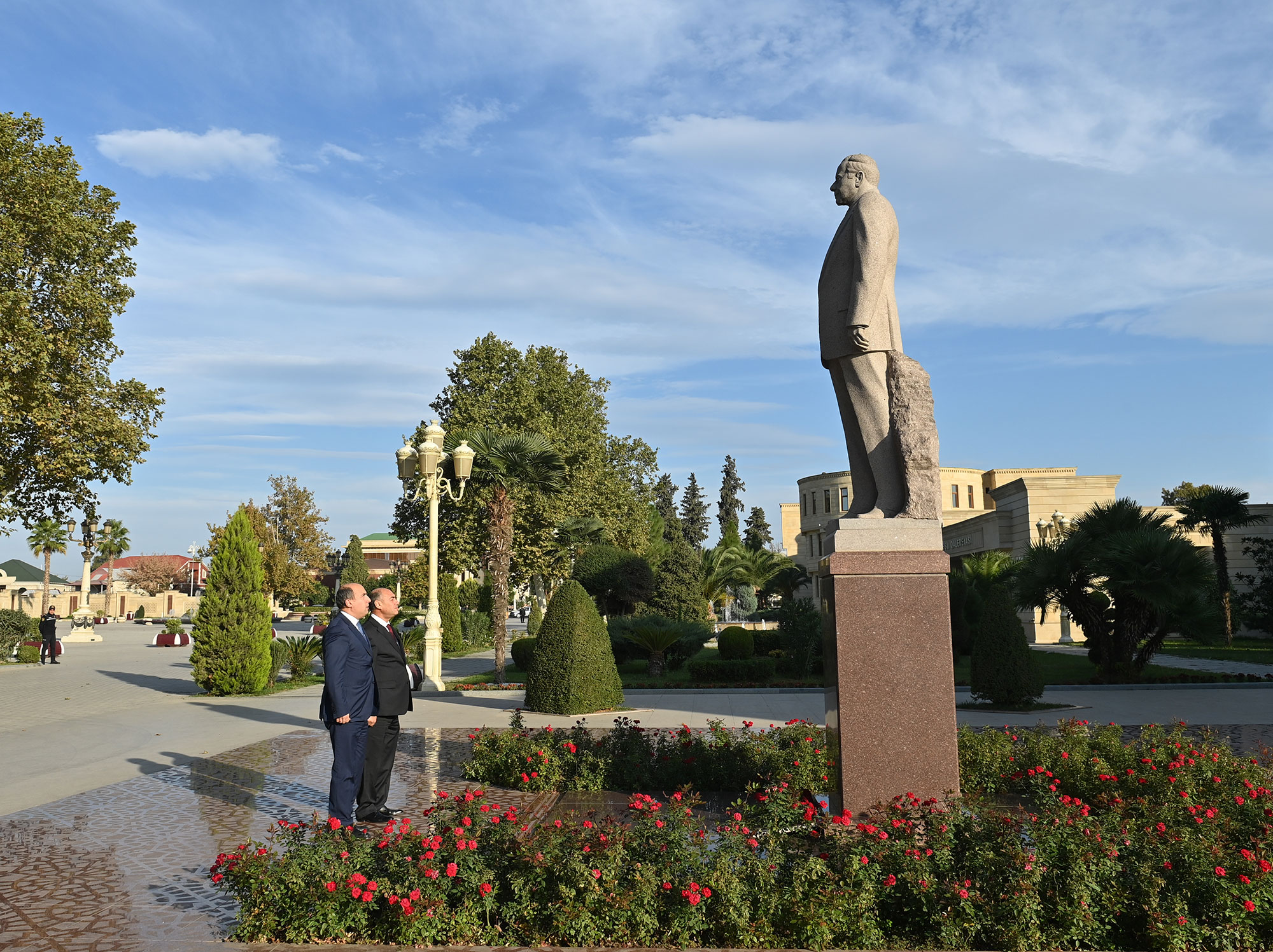 Nazir Bərdədə vətəndaşları qəbul edib
