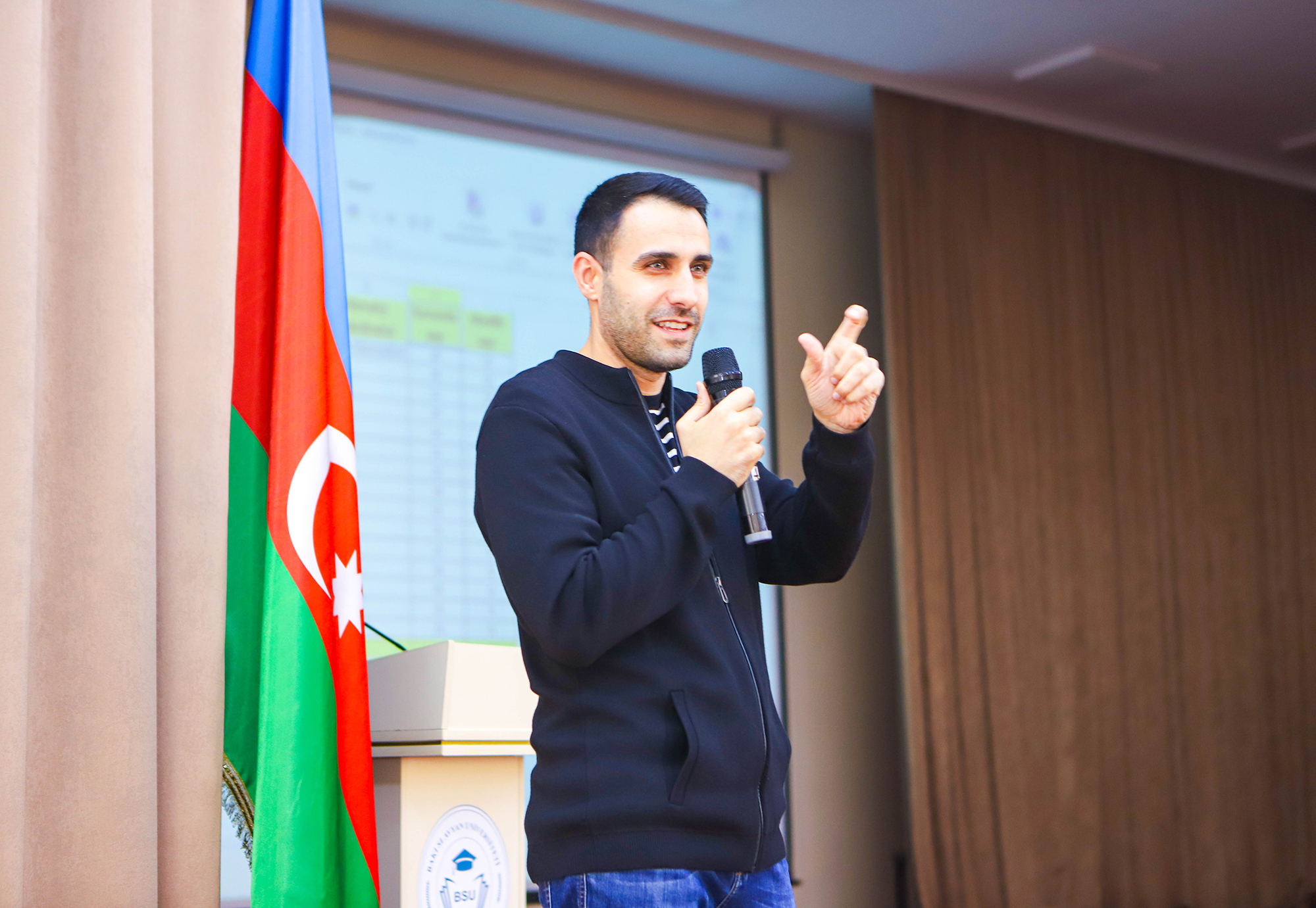 Nazir müavini SAF könüllüləri ilə görüşüb