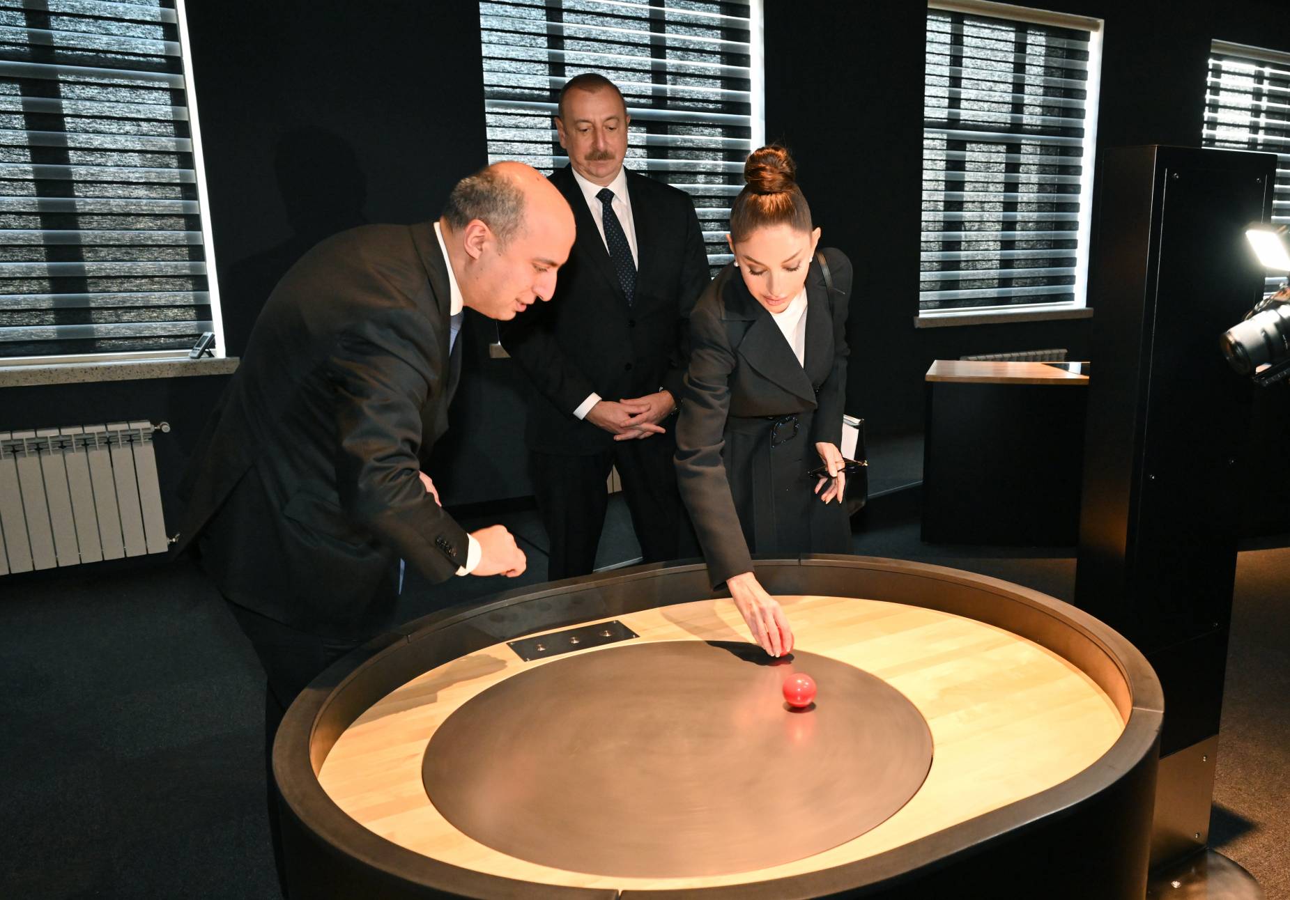 Prezident İlham Əliyev və birinci xanım Mehriban Əliyeva Bakıda “STEAM İnnovasiya Mərkəzi”nin açılışında iştirak ediblər