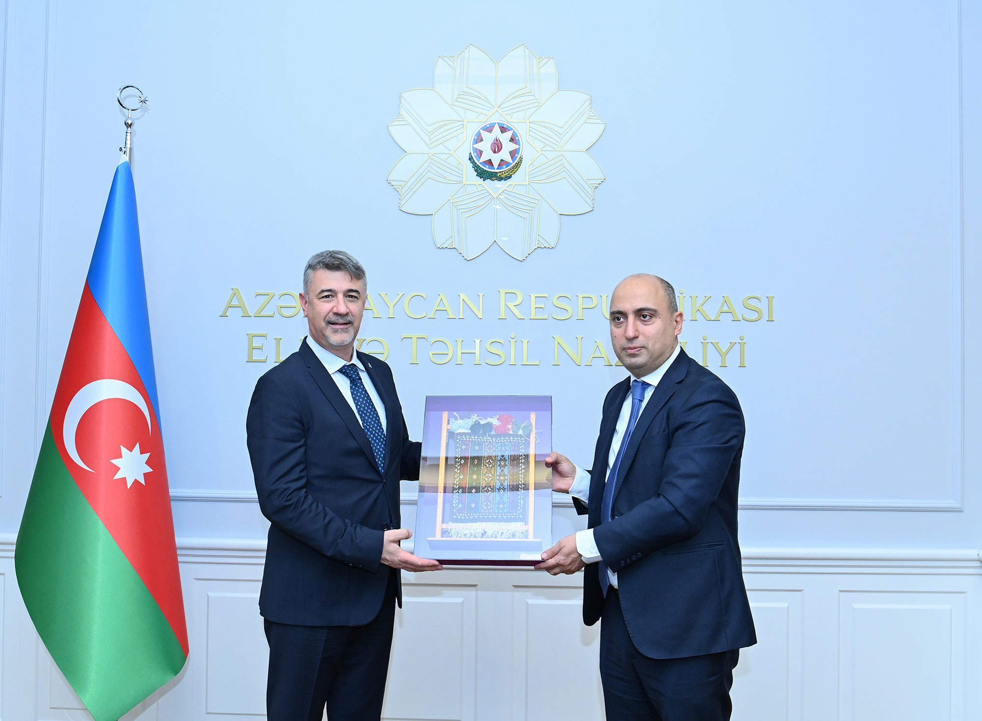 Elm və təhsil naziri Macarıstan səfiri ilə görüşüb