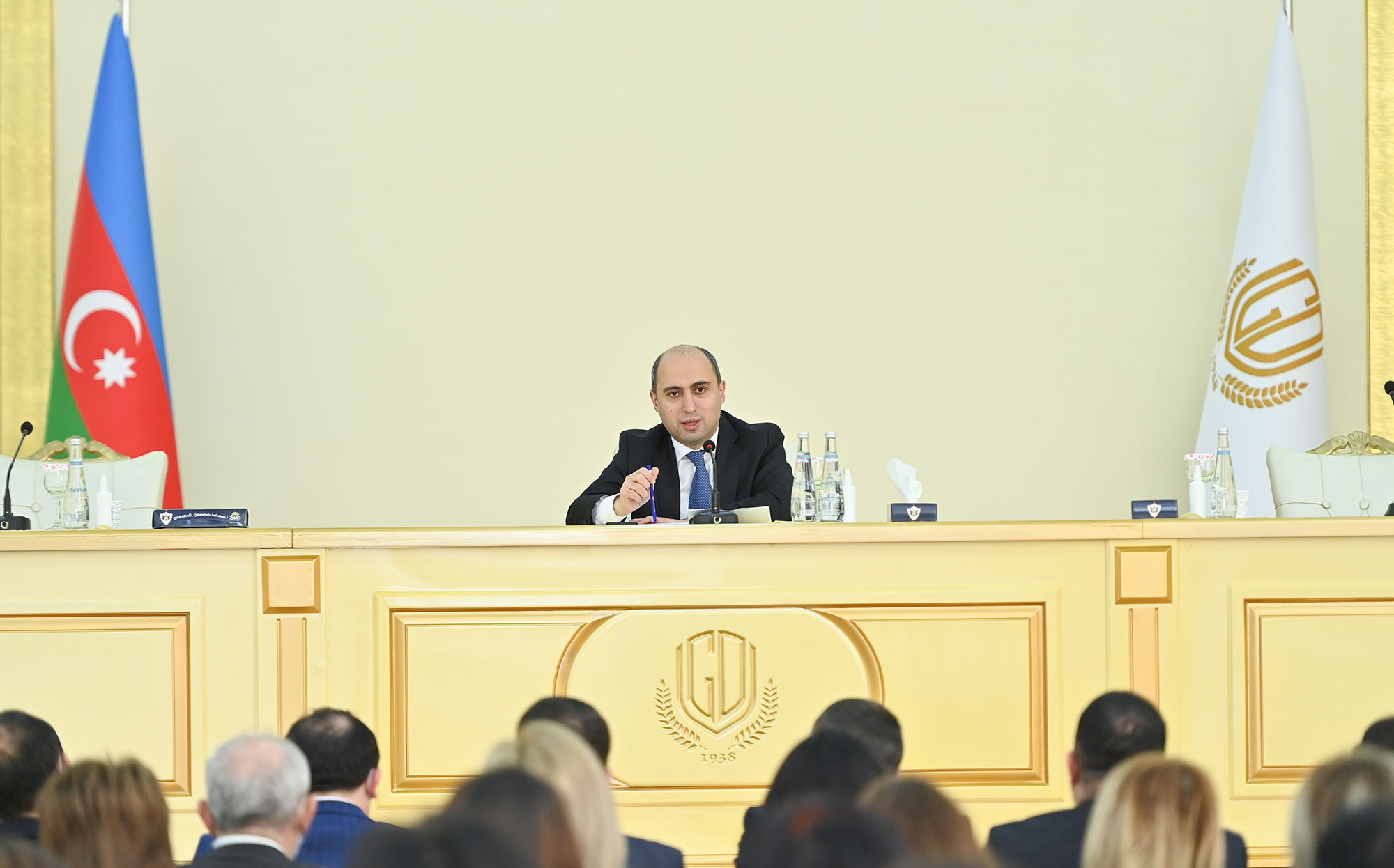 Emin Əmrullayev Gəncə-Daşkəsən Regional Təhsil İdarəsinə daxil olan bölgələrin təhsil işçiləri ilə görüşüb