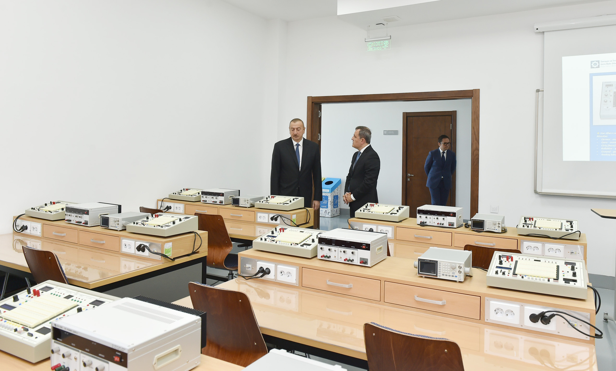 Prezident İlham Əliyev Sənaye və İnnovasiyalar üzrə Bakı Dövlət Peşə Təhsil Mərkəzinin açılışında iştirak edib