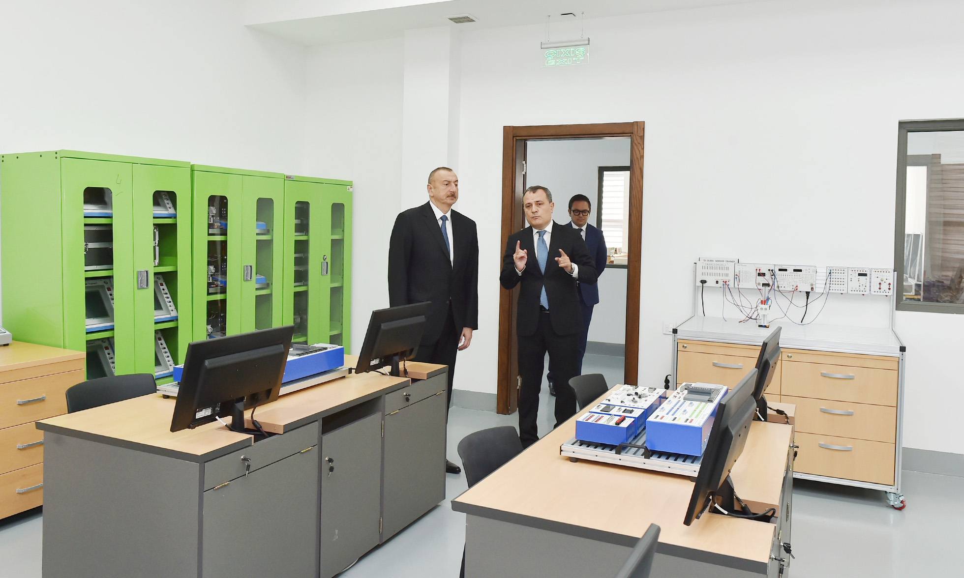 Prezident İlham Əliyev Sənaye və İnnovasiyalar üzrə Bakı Dövlət Peşə Təhsil Mərkəzinin açılışında iştirak edib