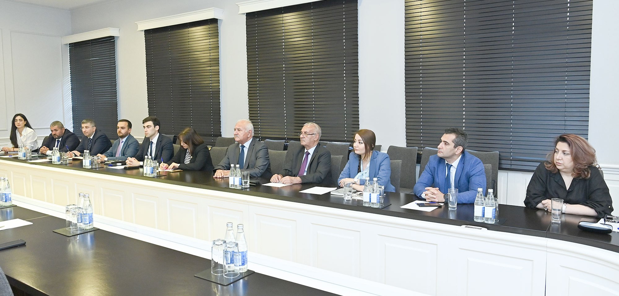PA nümayəndəsi İctimai Şuranın üzvləri ilə görüşüb