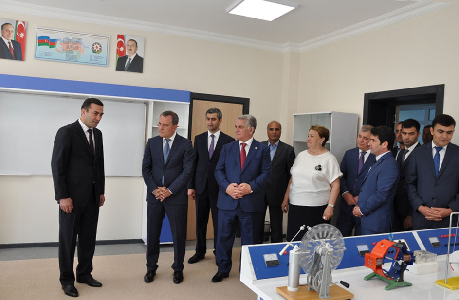 Təhsil naziri Biləsuvarda məktəb açılışında iştirak edib