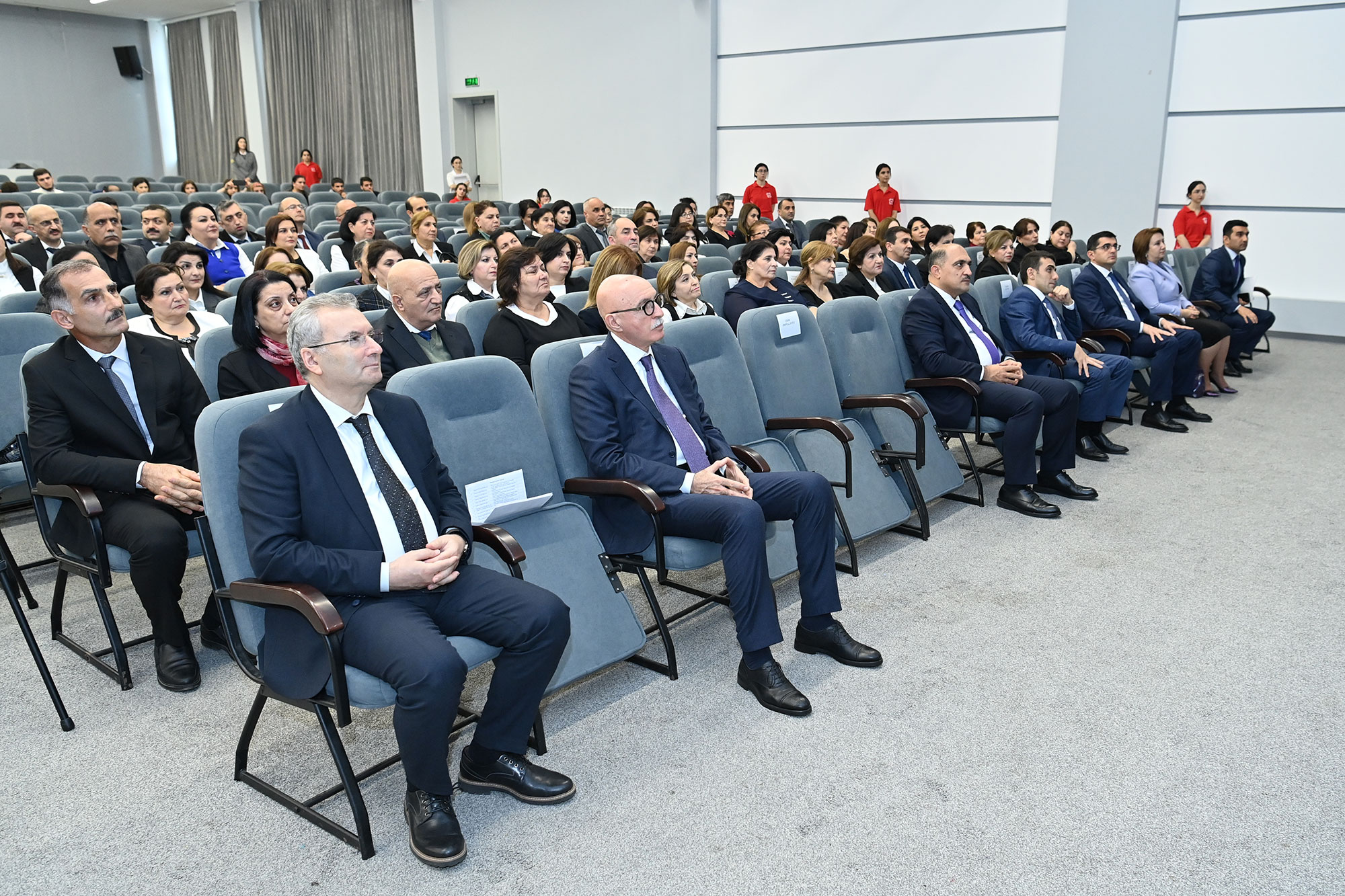 Təhsil işçilərinə dövlət təltifləri təqdim olunub