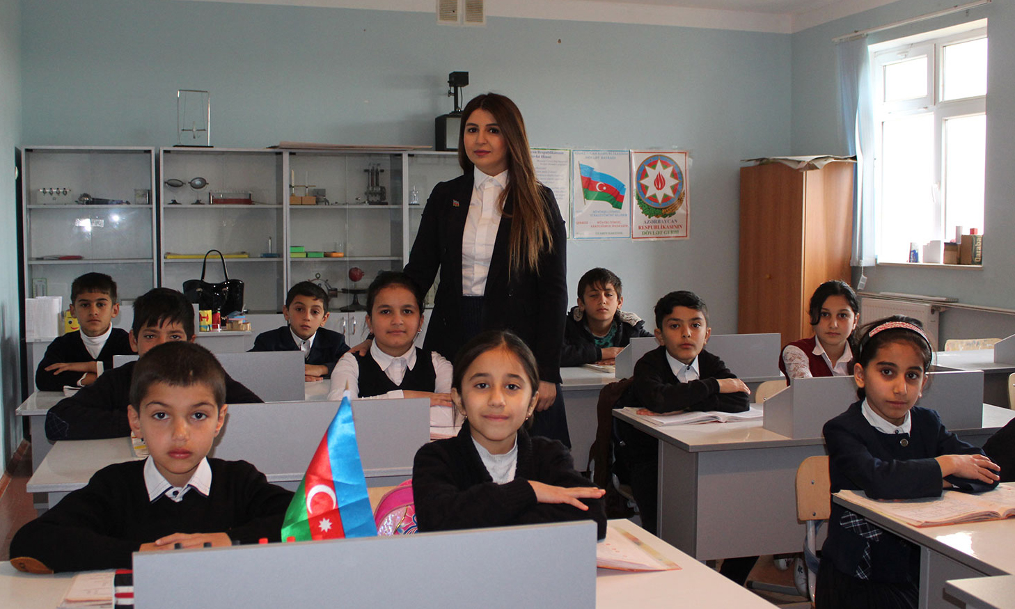 “Bizim müəllim”