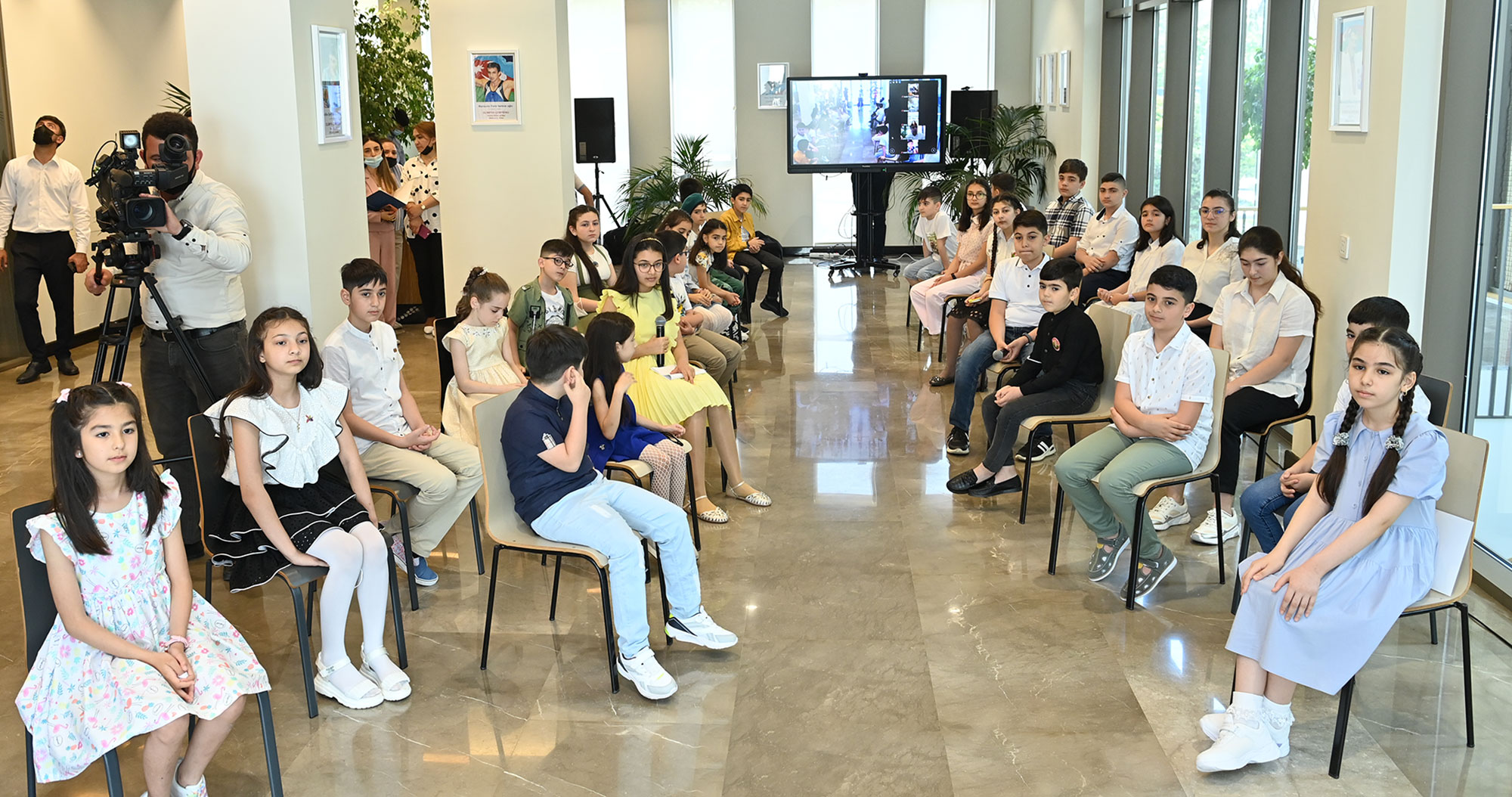 Təhsil naziri şəhid övladları ilə görüşüb