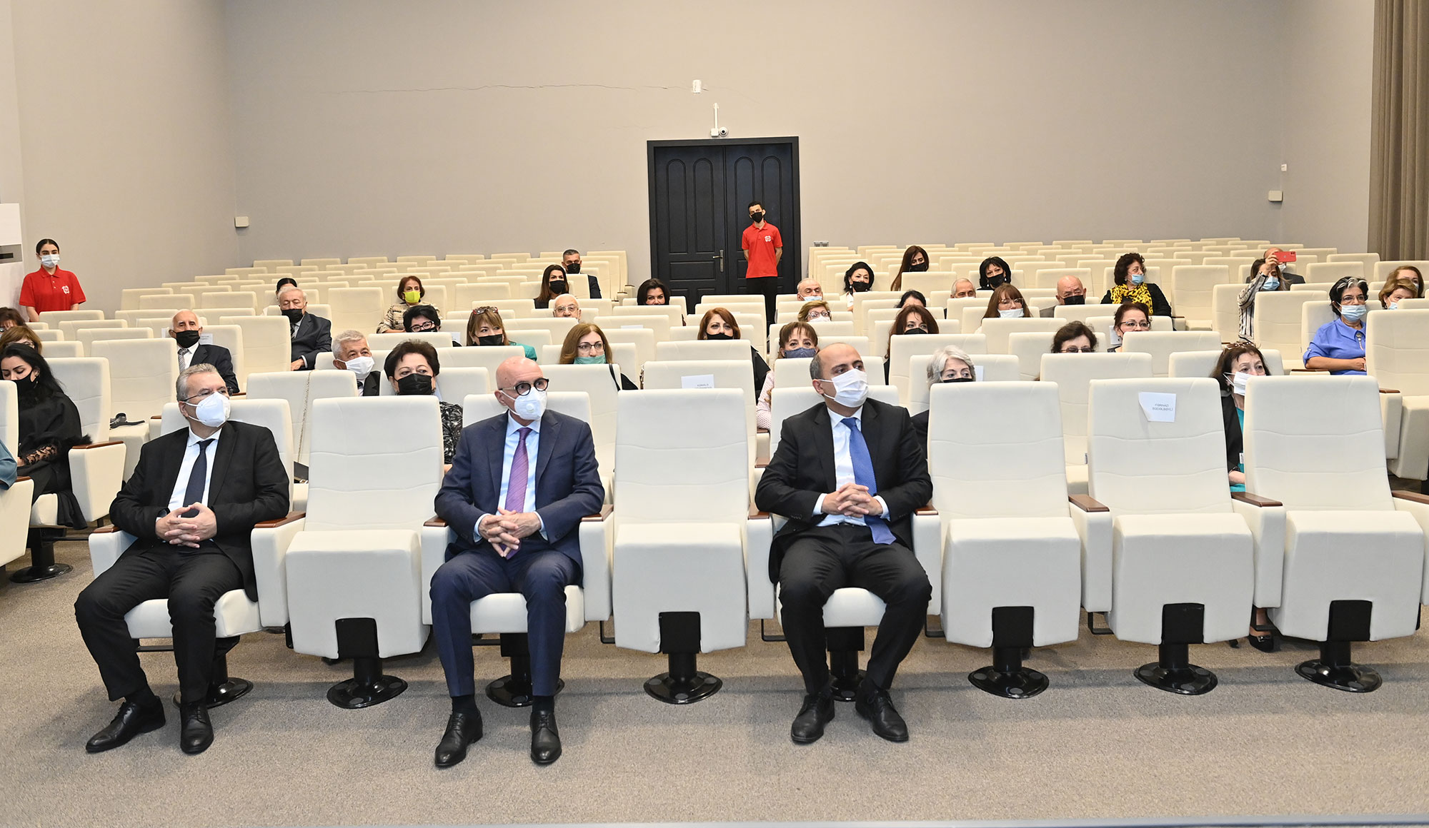 Bakı Musiqi Akademiyasının əməkdaşlarına dövlət təltifləri təqdim edilib