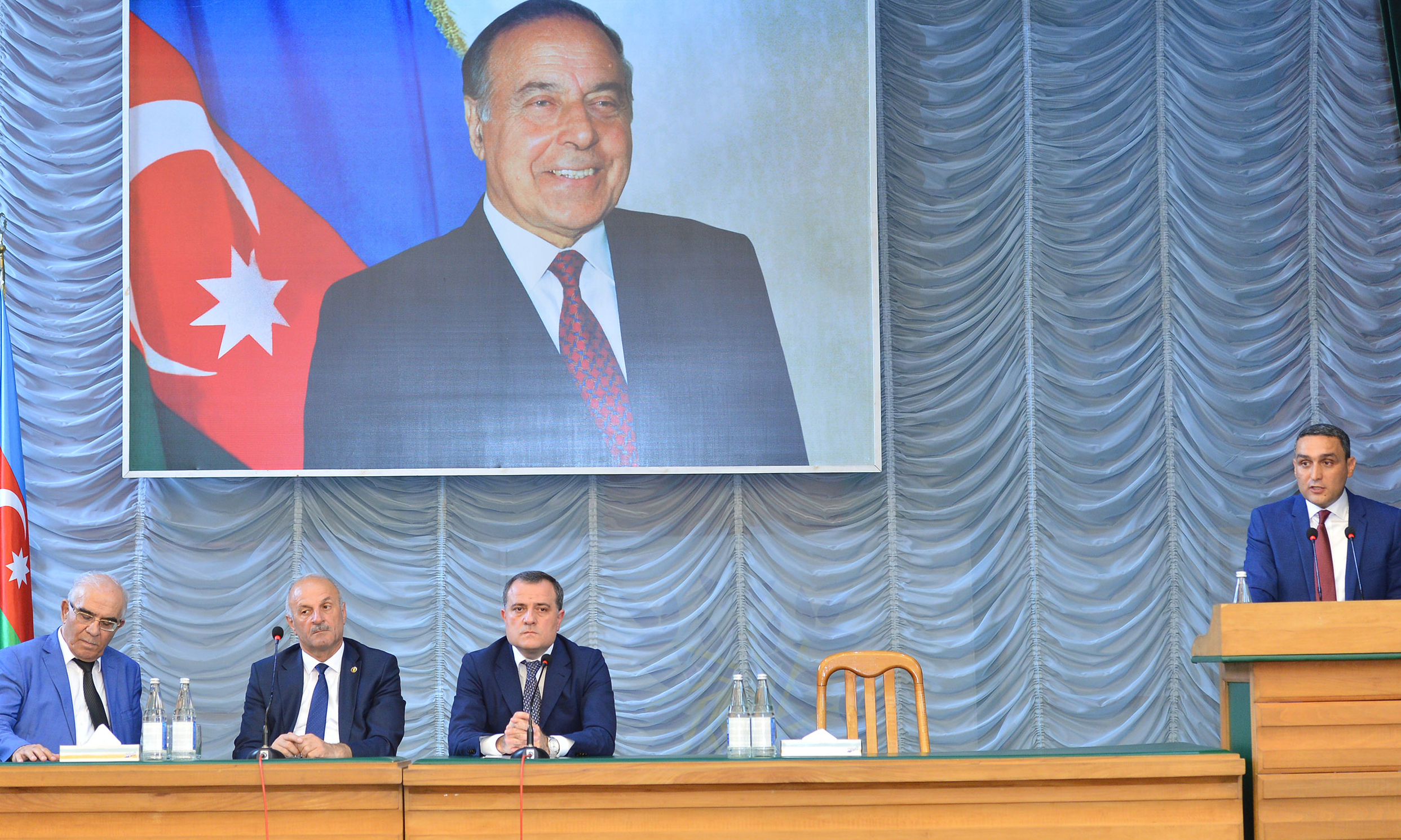 Mingəçevir Dövlət Universitetinin yeni rektoru kollektivə təqdim edilib