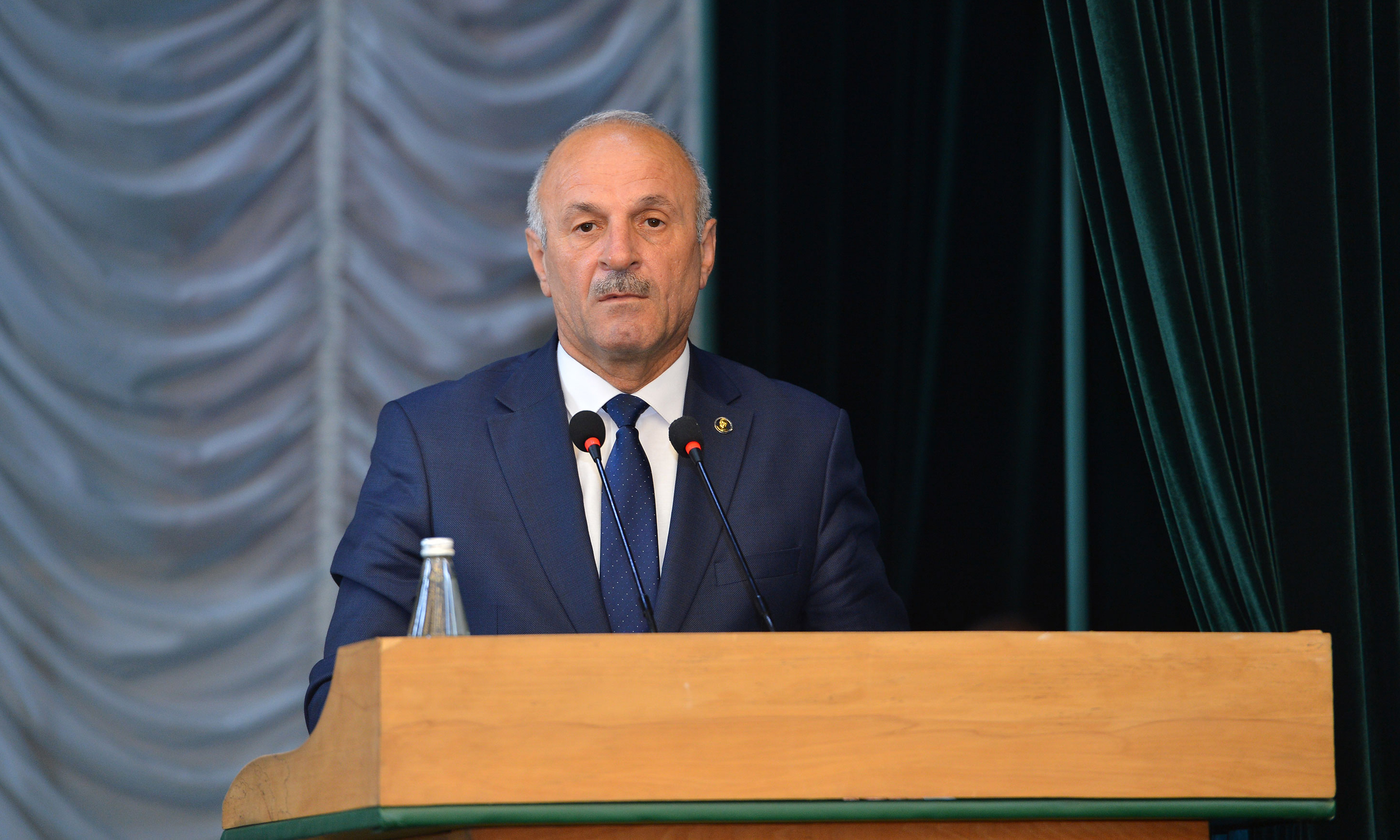 Mingəçevir Dövlət Universitetinin yeni rektoru kollektivə təqdim edilib
